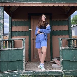 Meet your Posher, Ari